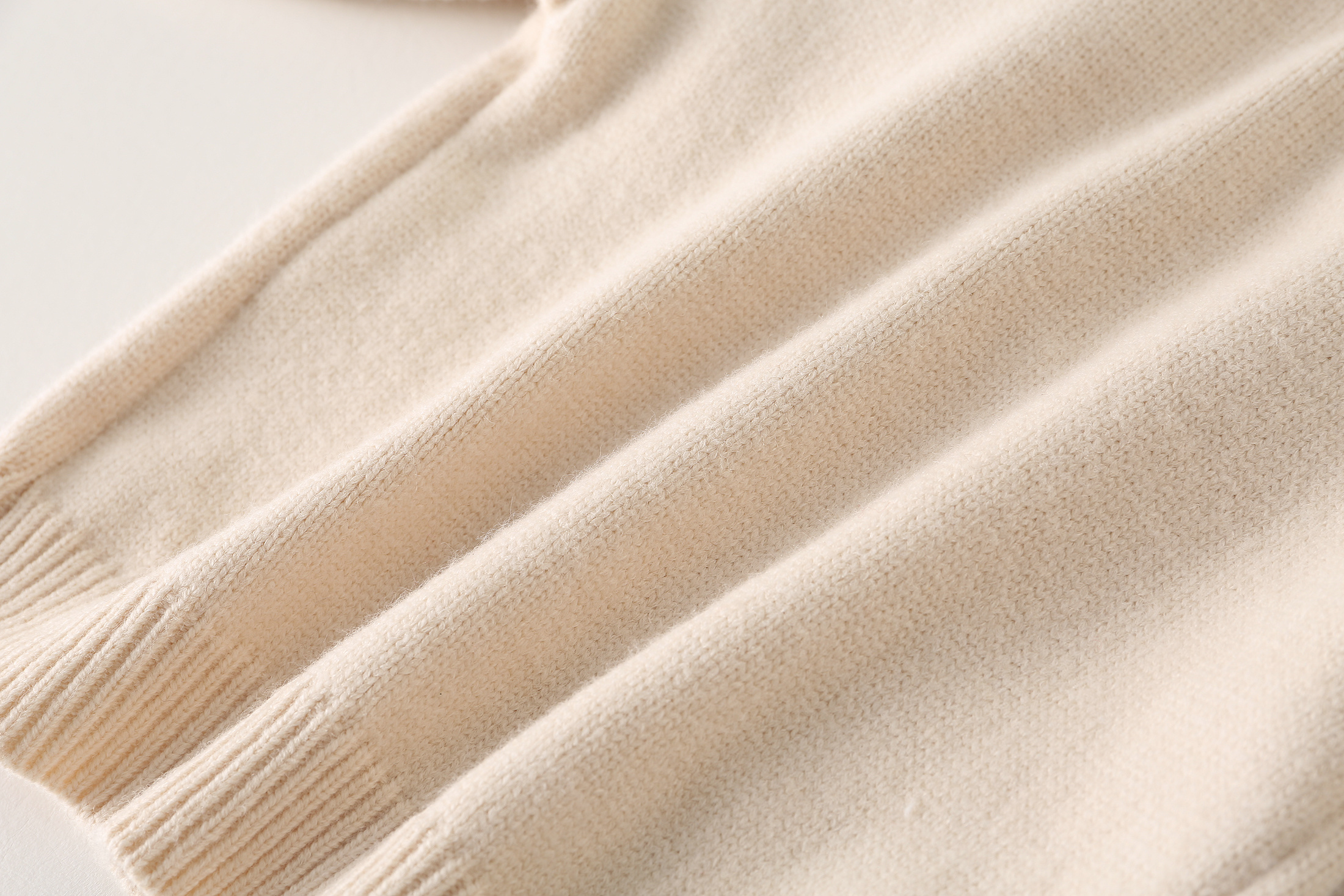 開(kāi)展綠(lǜ)色生(shēng)産行(xíng)動，減少(shǎo)針織面料生(shēng)産過程中的(de)環境污染